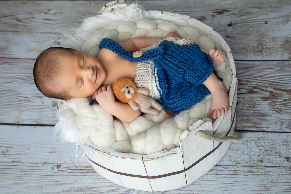 ensaio-newborn-ensaio-fotografico-de-bebe-recem-nascido-fotografa-de-recem-nascido-em-barbacena-minas-gerais-melhor-fotografa-de-conselheiro-lafaiete-barbacena-fotografa-em-alto-rio-doce-fotografa-infantil-minas-gerais-isabela-lobato-fotografia-barbacena