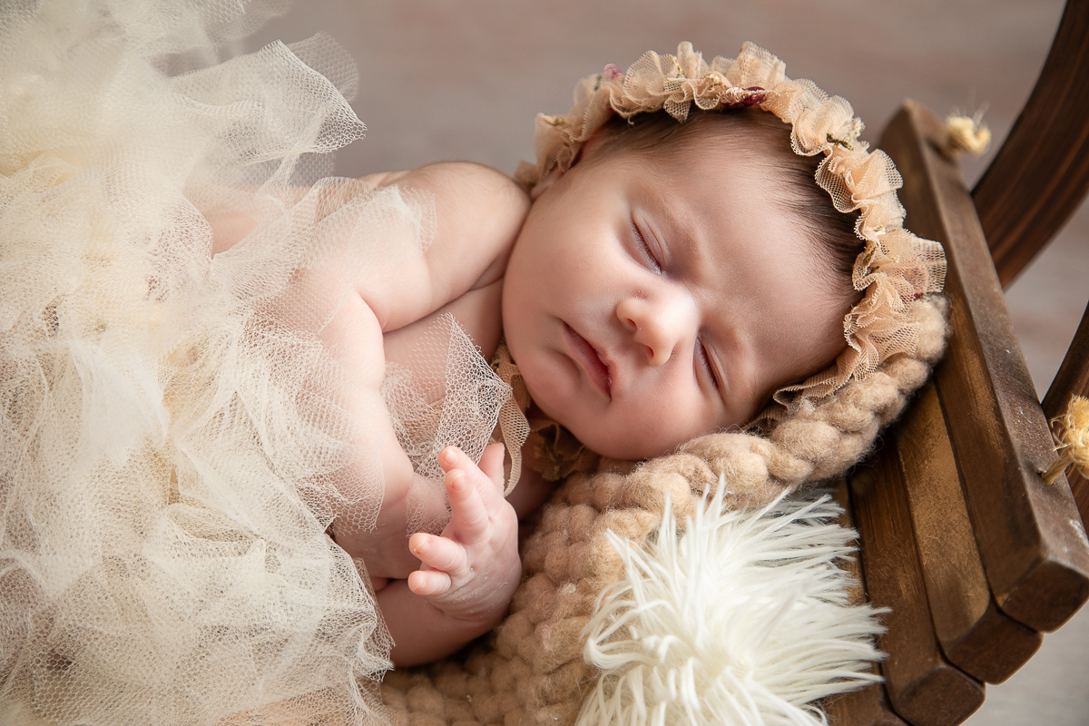 ensaio-newborn-ensaio-fotografico-de-bebe-recem-nascido-fotografa-de-recem-nascido-em-barbacena-minas-gerais-melhor-fotografa-de-conselheiro-lafaiete-barbacena-fotografa-em-alto-rio-doce-fotografa-infantil-minas-gerais-isabela-lobato-fotografia-barbacena