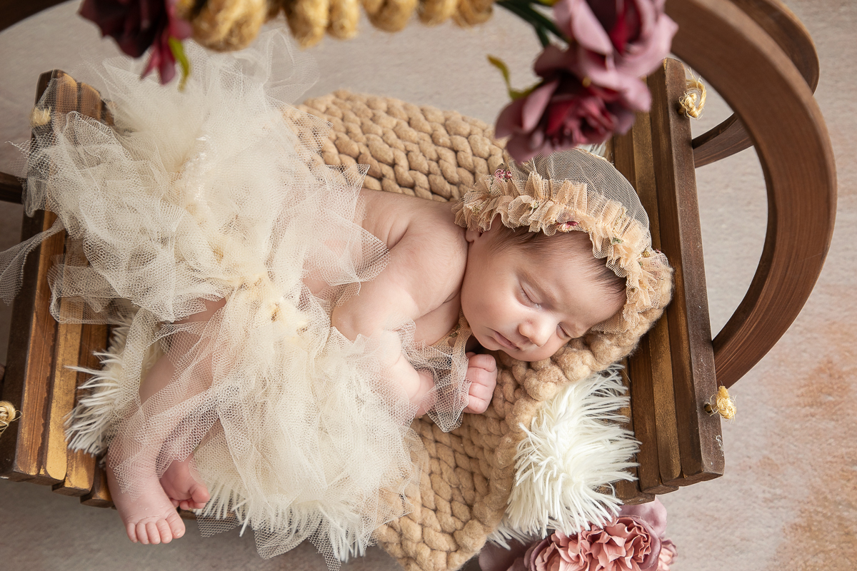 ensaio-newborn-ensaio-fotografico-de-bebe-recem-nascido-fotografa-de-recem-nascido-em-barbacena-minas-gerais-melhor-fotografa-de-conselheiro-lafaiete-barbacena-fotografa-em-alto-rio-doce-fotografa-infantil-minas-gerais-isabela-lobato-fotografia-barbacena