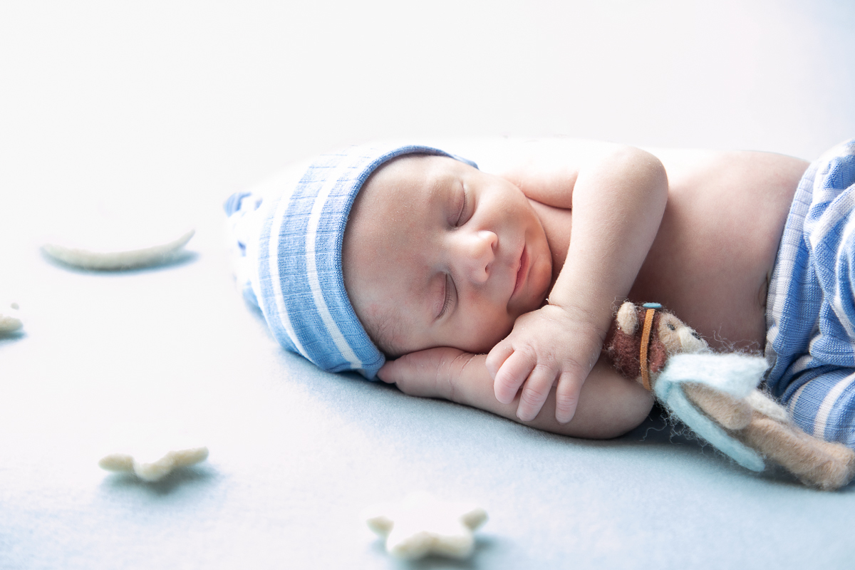 ensaio-newborn-ensaio-fotografico-de-bebe-recem-nascido-fotografa-de-recem-nascido-em-barbacena-minas-gerais-melhor-fotografa-de-conselheiro-lafaiete-barbacena-fotografa-em-alto-rio-doce-fotografa-infantil-minas-gerais-isabela-lobato-fotografia-barbacena