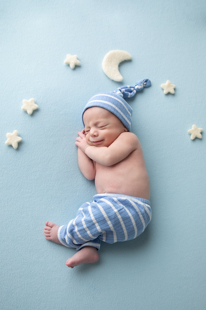 ensaio-newborn-ensaio-fotografico-de-bebe-recem-nascido-fotografa-de-recem-nascido-em-barbacena-minas-gerais-melhor-fotografa-de-conselheiro-lafaiete-barbacena-fotografa-em-alto-rio-doce-fotografa-infantil-minas-gerais-isabela-lobato-fotografia-barbacena