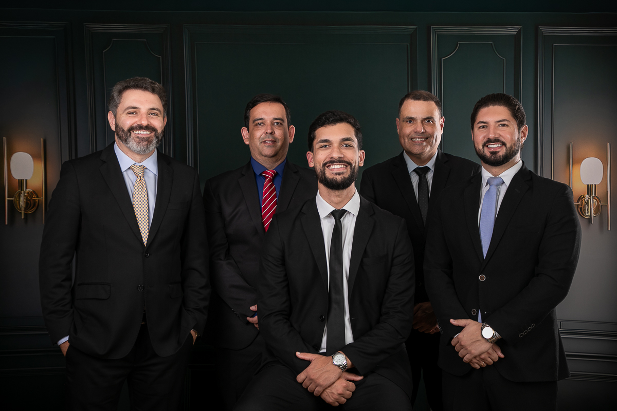 advogados-em-barbacena-escritorio-de-advocacia-tatiane-costa-e-advogados-associados-posicionamento-de-imagem-de-advogados-fotografa-especializada-em-retratos-corporativos-isabela-lobato-fotografia-em-barbacena-e-regiao