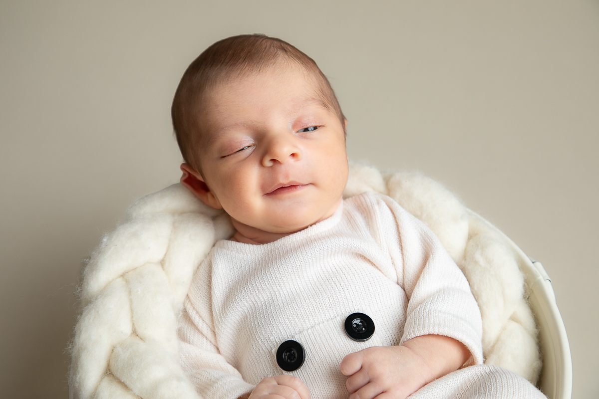 ensaio-newborn-ensaio-fotografico-de-bebe-recem-nascido-fotografa-de-recem-nascido-em-barbacena-minas-gerais-melhor-fotografa-de-conselheiro-lafaiete-barbacena-fotografa-em-alto-rio-doce-fotografa-infantil-minas-gerais-isabela-lobato-fotografia-barbacena