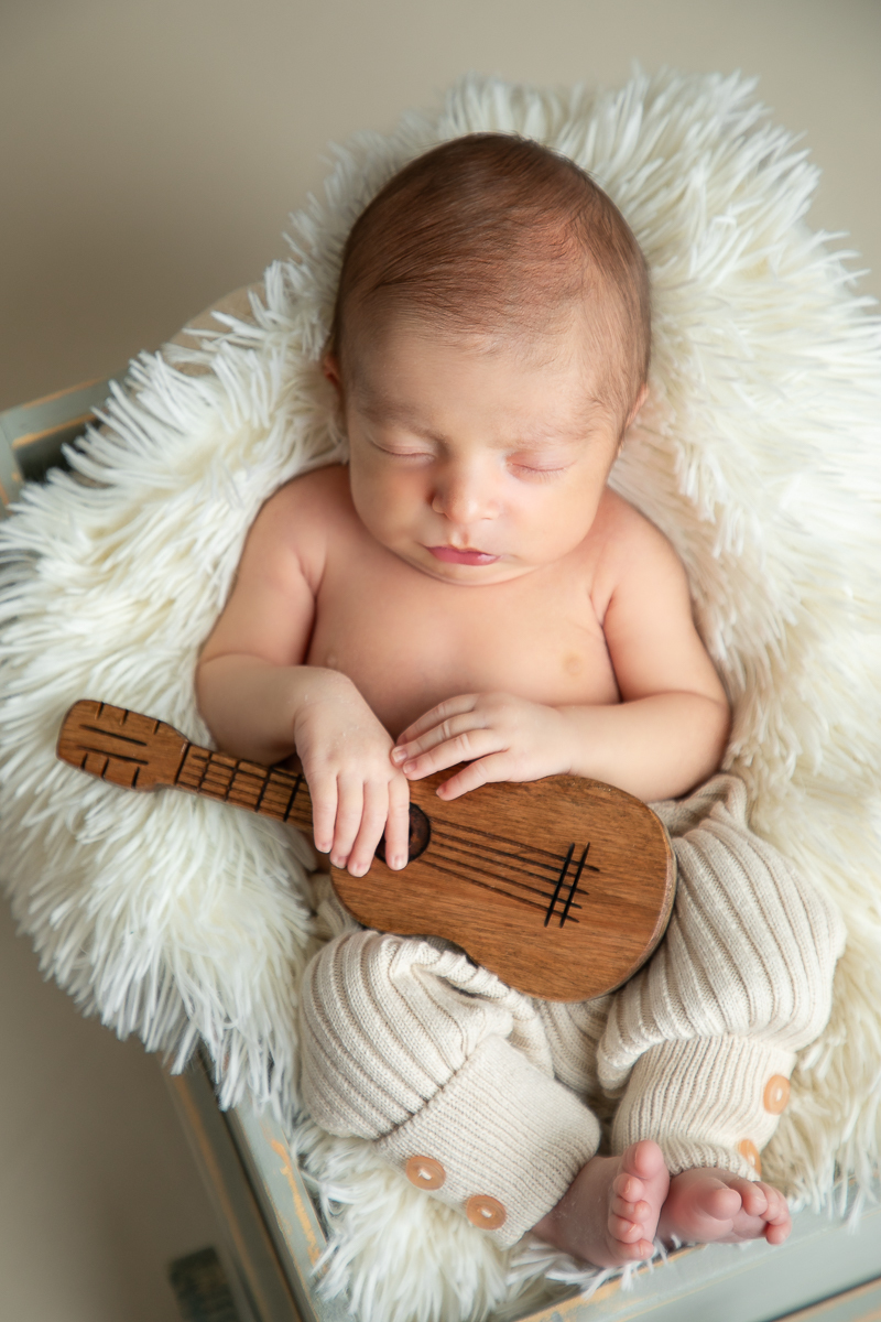 ensaio-newborn-ensaio-fotografico-de-bebe-recem-nascido-fotografa-de-recem-nascido-em-barbacena-minas-gerais-melhor-fotografa-de-conselheiro-lafaiete-barbacena-fotografa-em-alto-rio-doce-fotografa-infantil-minas-gerais-isabela-lobato-fotografia-barbacena