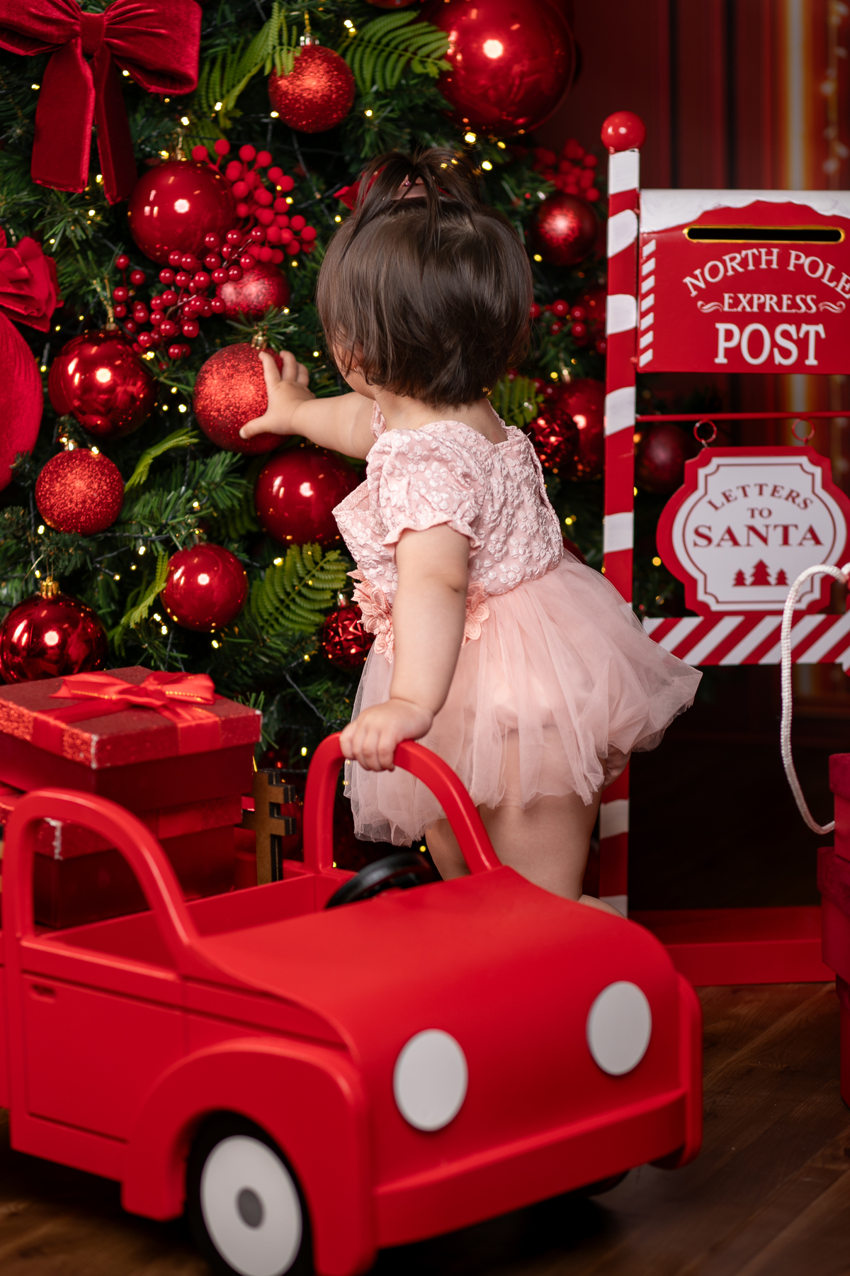 ensaio-fotografico-de-natal-2026-ideia-de-cenario-fotografico-de-natal-cenario-lindo-de-natal-tendencias-natal-2026-ideia-de-arvores-de-natal-ideia-de-fotos-de-natal-papai-noel-2026-luzes-de-natal-ensaio-fotografico-de-natal-em-barbacena-e-regiao-minas-ge