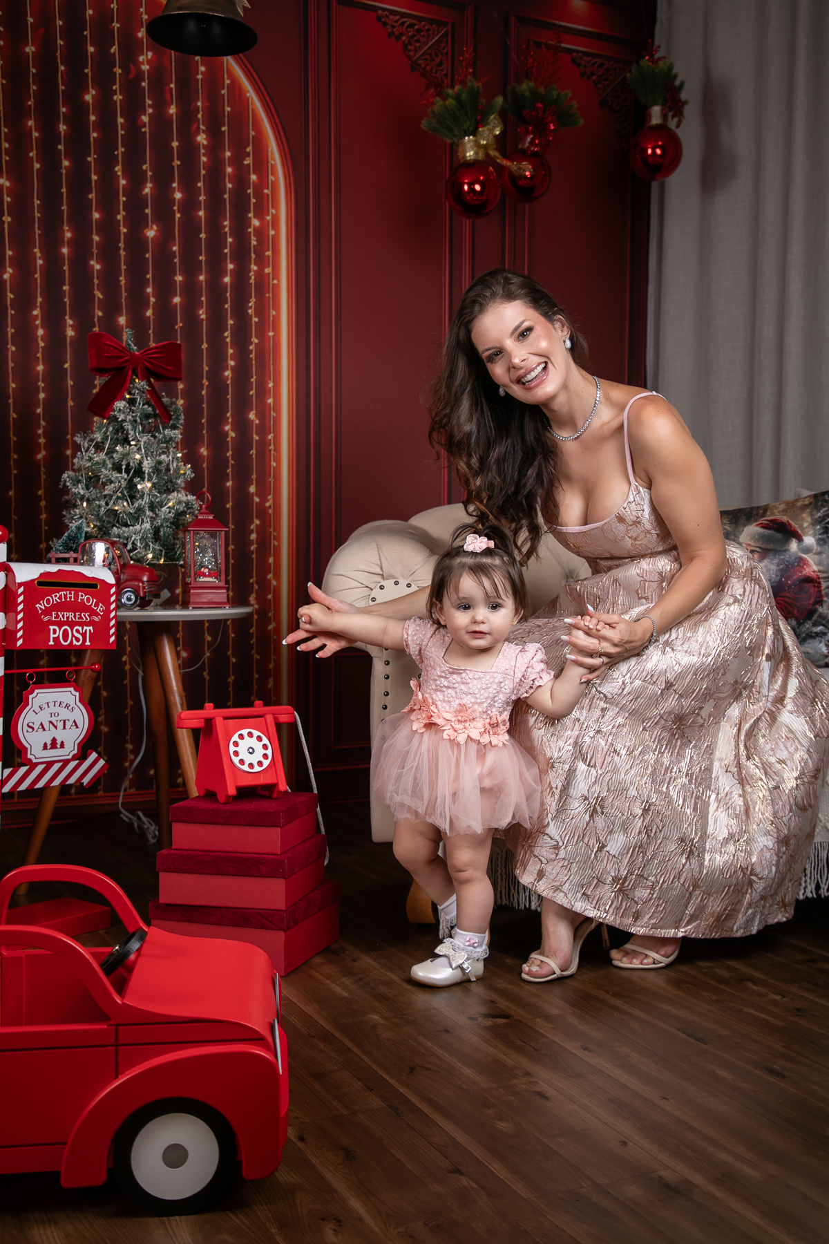 ensaio-fotografico-de-natal-2026-ideia-de-cenario-fotografico-de-natal-cenario-lindo-de-natal-tendencias-natal-2026-ideia-de-arvores-de-natal-ideia-de-fotos-de-natal-papai-noel-2026-luzes-de-natal-ensaio-fotografico-de-natal-em-barbacena-e-regiao-minas-ge
