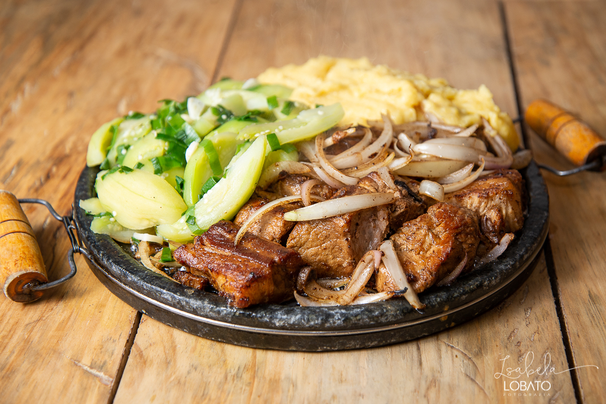 Botequinho do Miller_Costela de Porco_Jiló_Angu_Cebola_De Bar em Bar