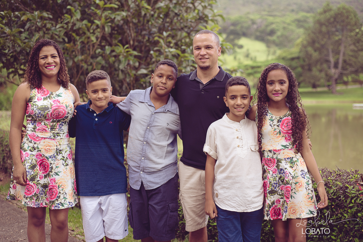 Ensaio-familia-barbacena-fotografia-de-familia-dia-internacional-da-familia-isabela-lobato-fotografia-aabb-barbacena
