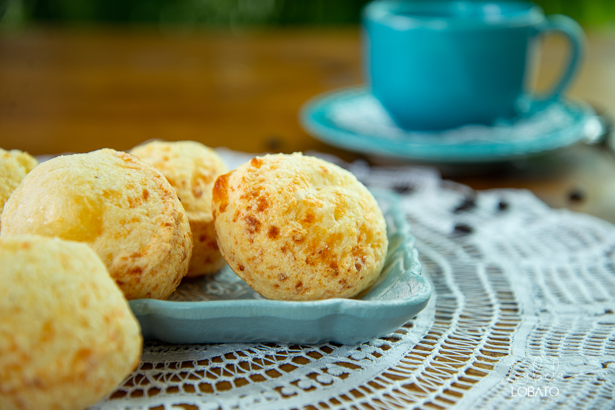 pao-de-queijo-barbacena-minas-gerais-foto-de-pao-de-queijo-com-cafe-fotografia-gourmet-isabela-lobato-fotografia