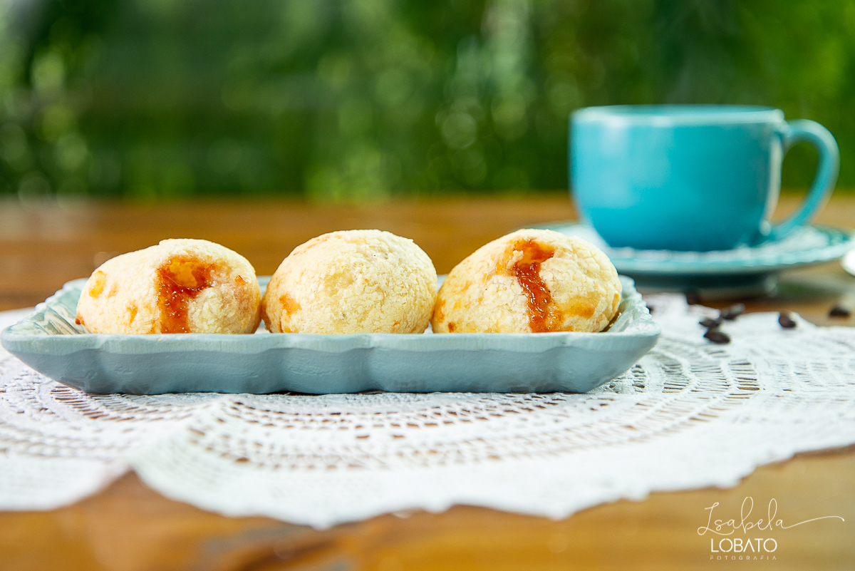 pao-de-queijo-com-goiabada-barbacena-minas-gerais-foto-de-pao-de-queijo-com-cafe-isabela-lobato-fotografia-fotografia-gourmet