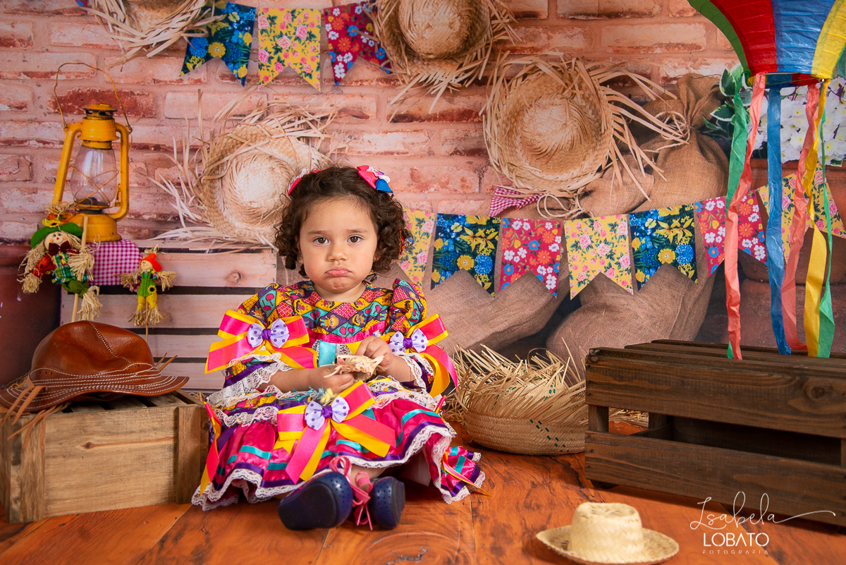 festa-junina-2019-arraia-ensaio-fotografico-junino-fotografo-em-barbacena-isabela-lobato-vestido-de-quadrilha-loja-caravela-bq-fotografia-isabela-lobato