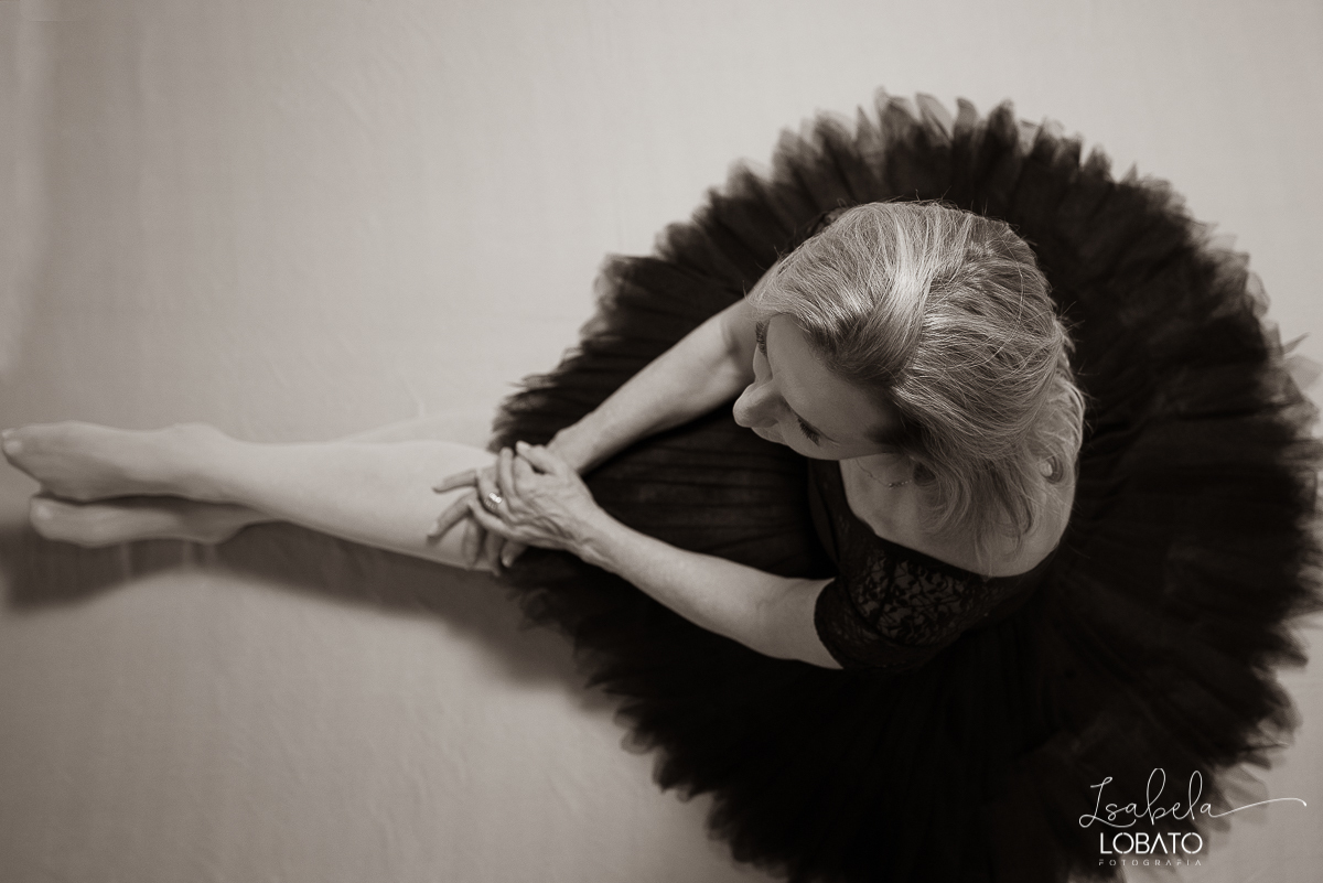 ensaio-fotográfico-em-estúdio-fotógrafa-isabela-lobato-barbacena-ana-luisa-ballet-studio-bailarina-bale-adulto-fotógrafa-em-barbacena-isabela-lobato