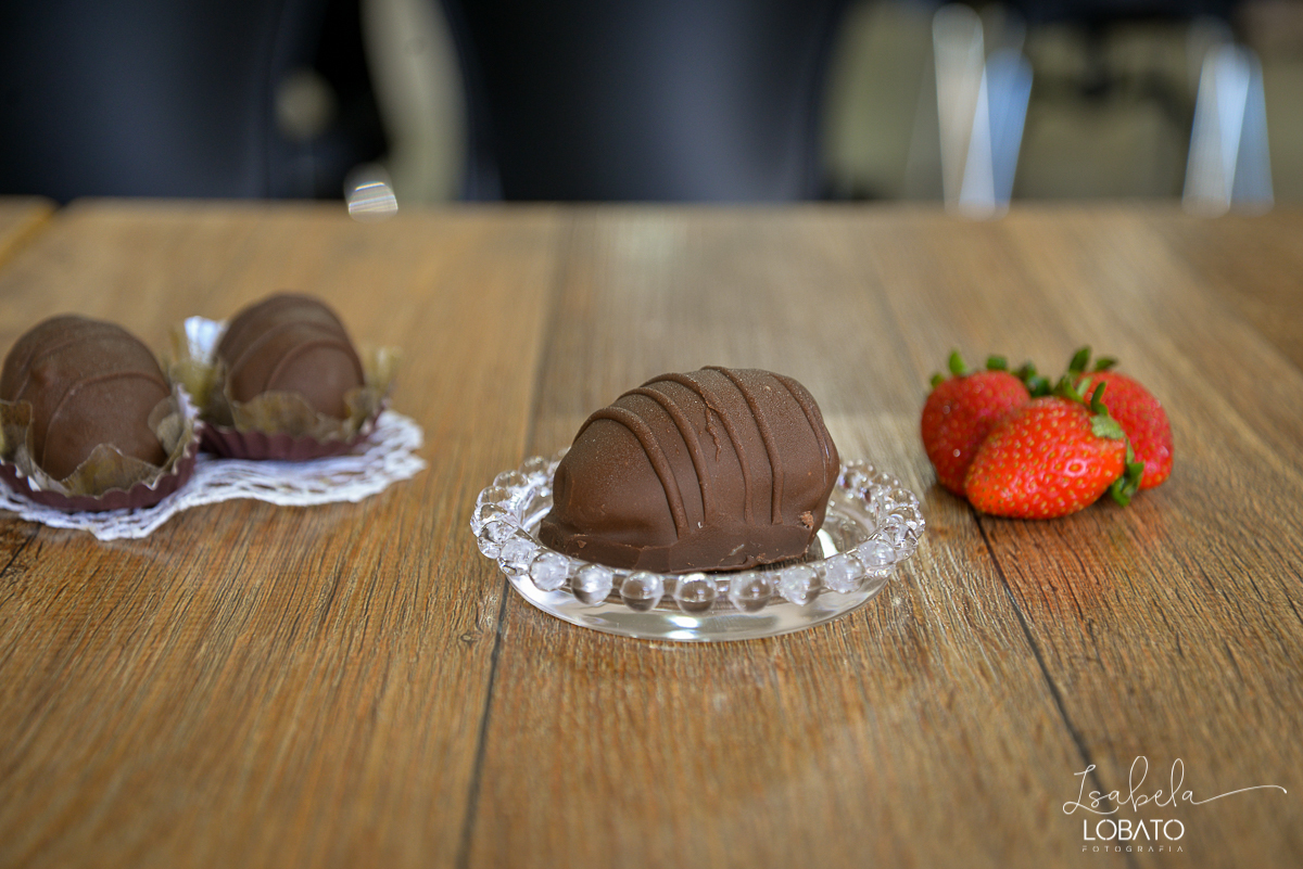 fotografia-gourmet-barbacena-foto-de-comida-foto-culinaria-torta-de-morango-casa-do-morango-barbacena-bombom-de-morango-fotografa-em-barbacena-isabela-lobato