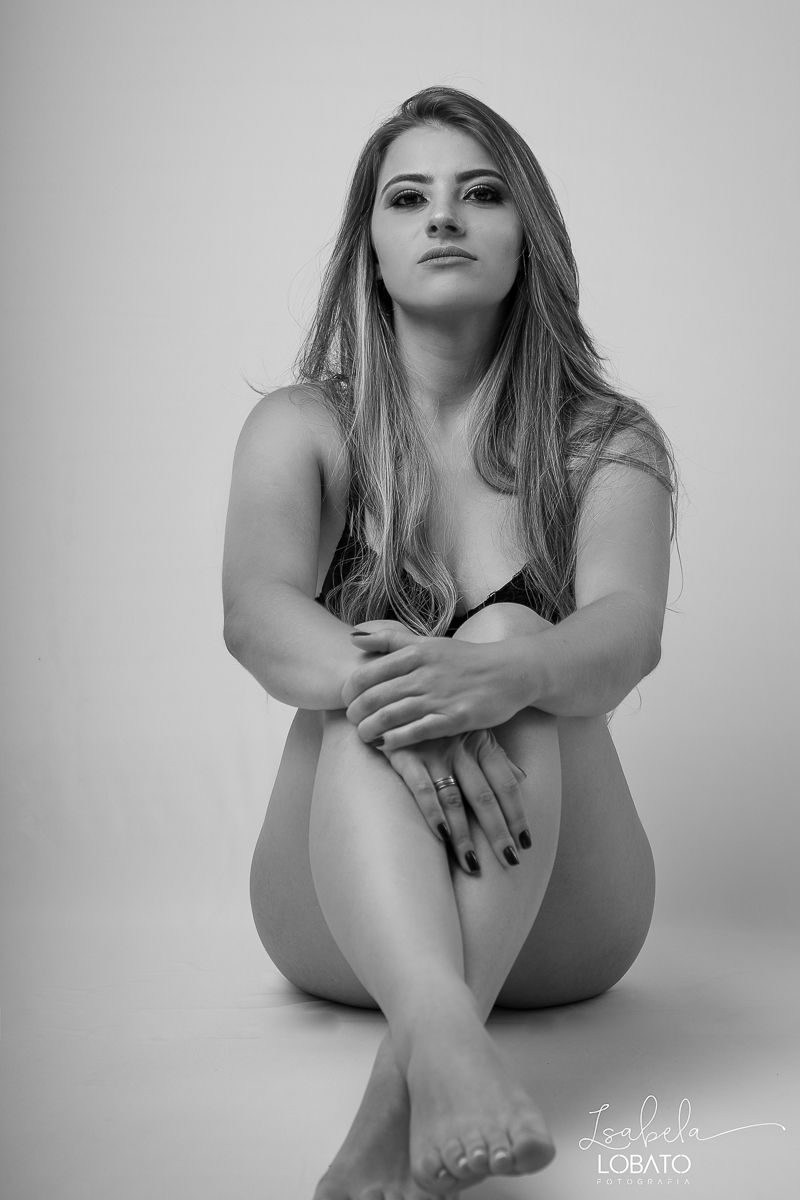 ensaio-feminino-estudio-ensaio-sensual-ensaio-boudoir-fotografo-em-barbacena-isabela-lobato-fotografia-em-estudio