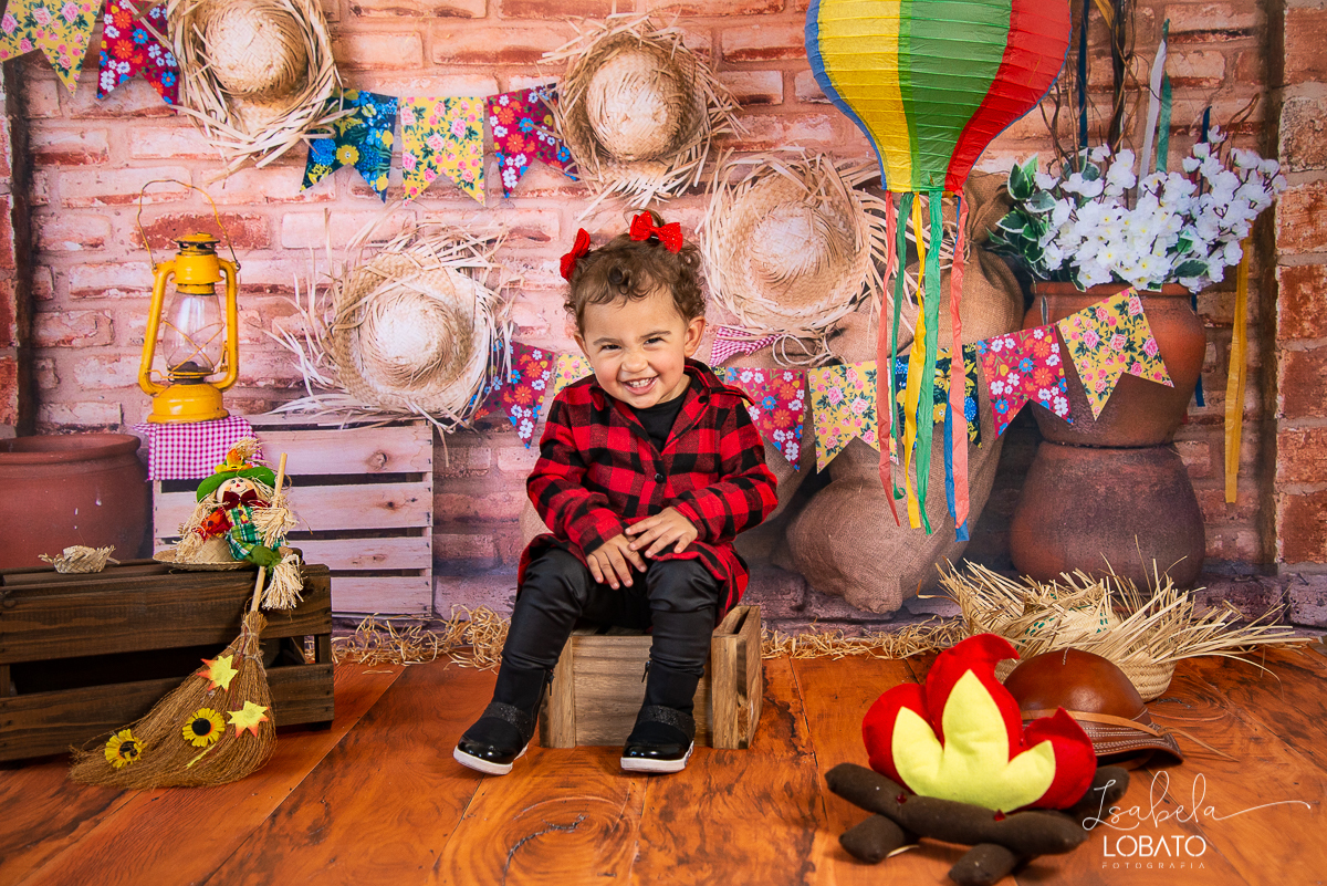 festa-junina-2019-arraia-ensaio-fotografico-junino-fotografo-em-barbacena-isabela-lobato-vestido-de-quadrilha-fotografia-isabela-lobato-mini-sessao-fotografica