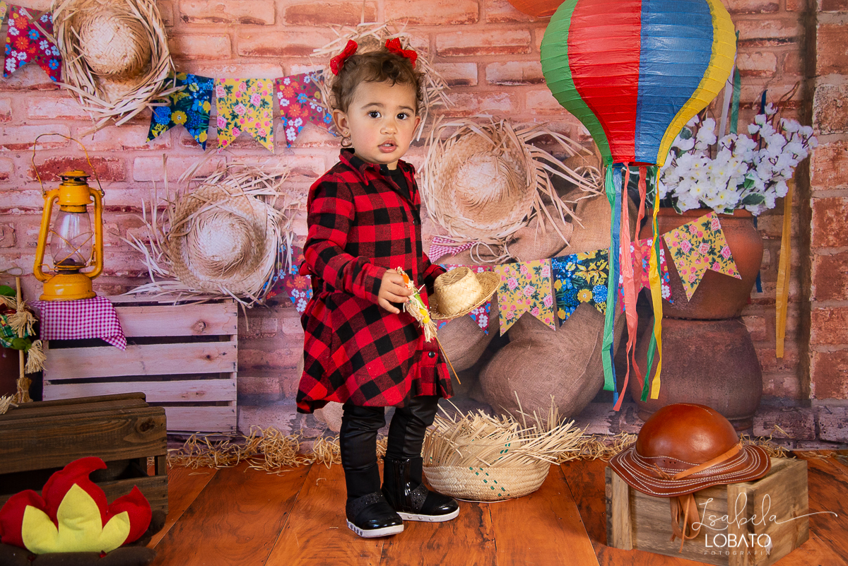 festa-junina-2019-arraia-ensaio-fotografico-junino-fotografo-em-barbacena-isabela-lobato-vestido-de-quadrilha-fotografia-isabela-lobato-mini-sessao-fotografica