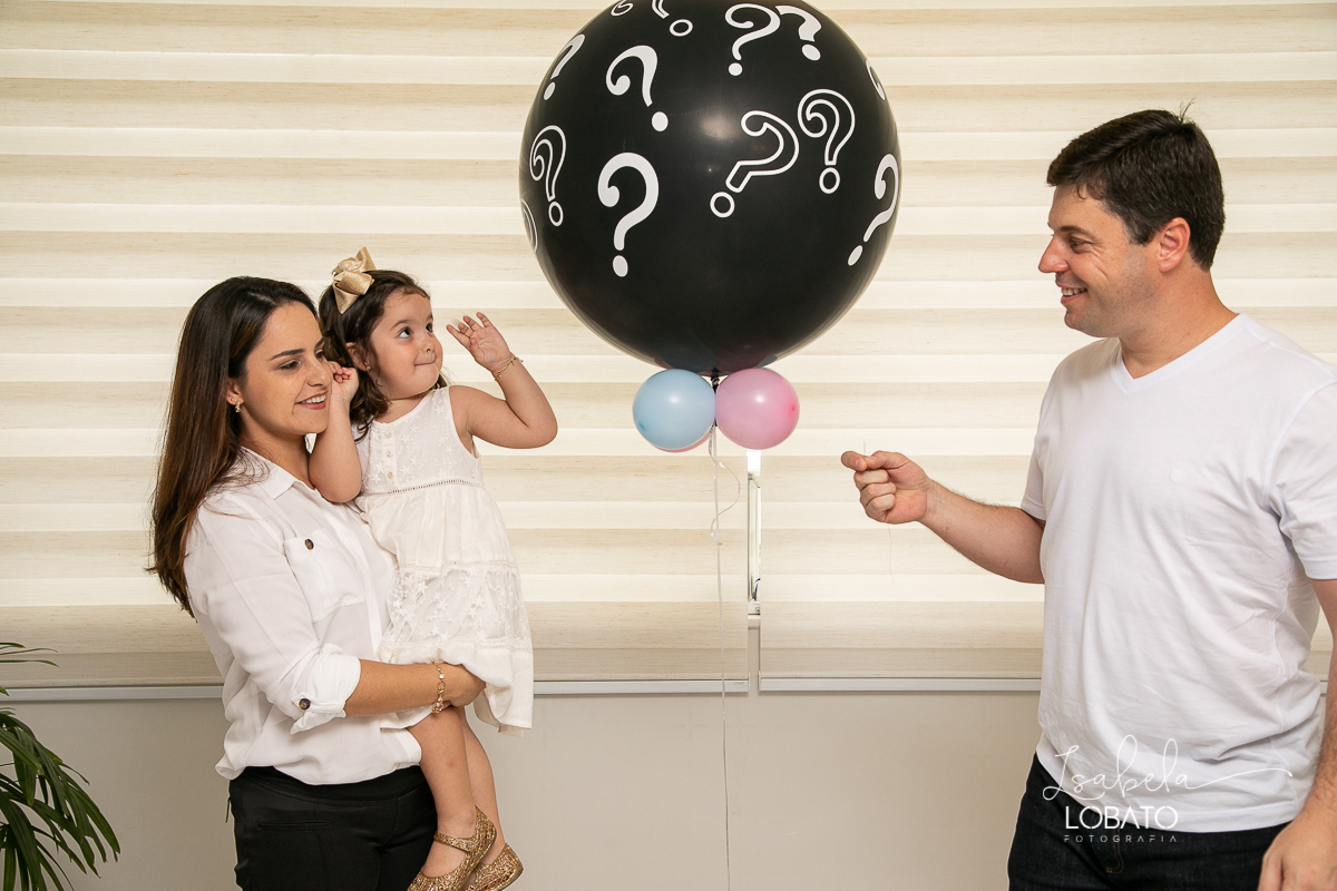 ensaio-revelaçao-sexo-do-bebe-cha-revelaçao-cha-de-fraldas-ensaio-fotografico-gestante-fotografo-de-gestante-em-barbacena-estudio-fotografico-isabela-lobato-fotografia