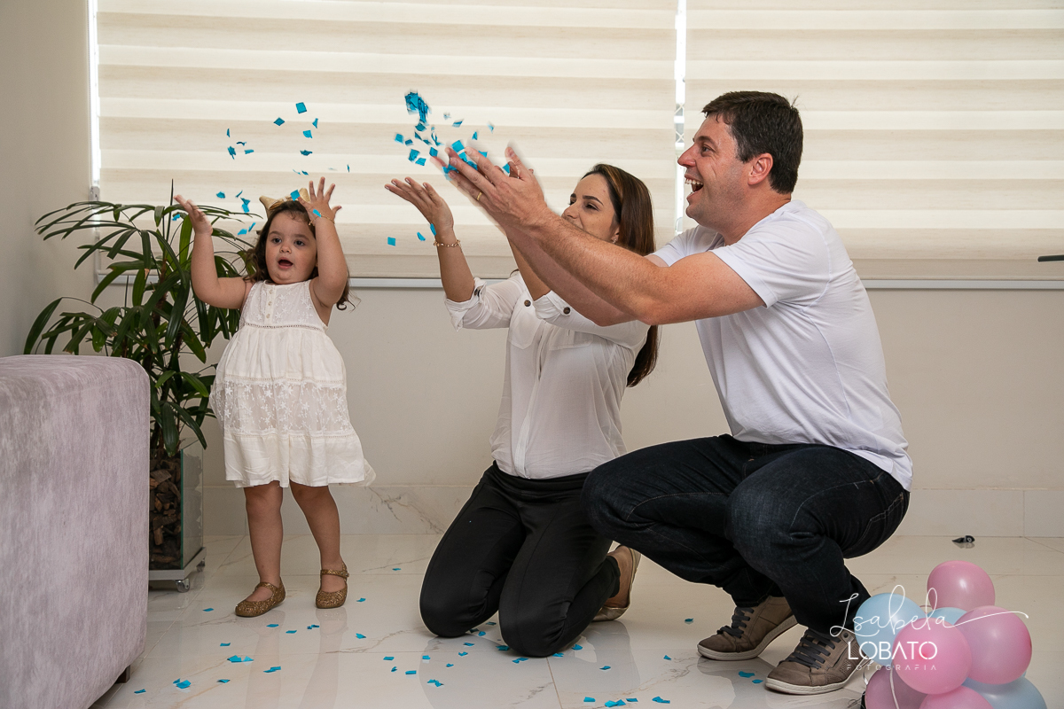 ensaio-revelaçao-sexo-do-bebe-cha-revelaçao-cha-de-fraldas-ensaio-fotografico-gestante-fotografo-de-gestante-em-barbacena-estudio-fotografico-isabela-lobato-fotografia