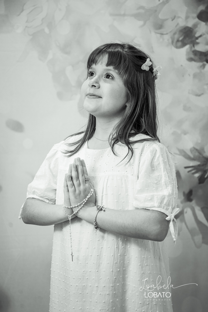ensaio-estudio-isabela-lobato-fotografia-fotografa-em-barbacena-foto-primeira-eucaristia-primeira-comunhao
