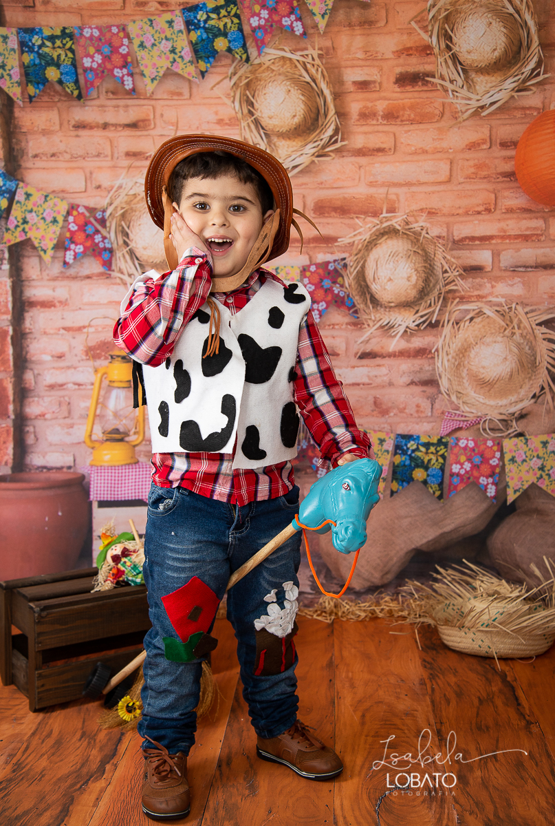 festa-junina-ensaio-fotografico-estudio-isabela-lobato-fotografo-em-barbacena-fotografia-de-criança