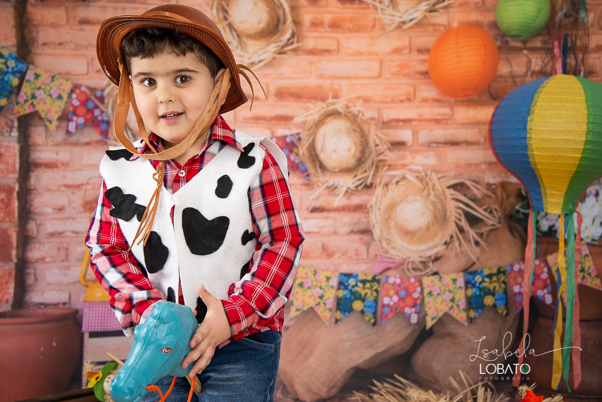 festa-junina-ensaio-fotografico-estudio-isabela-lobato-fotografo-em-barbacena-fotografia-de-criança