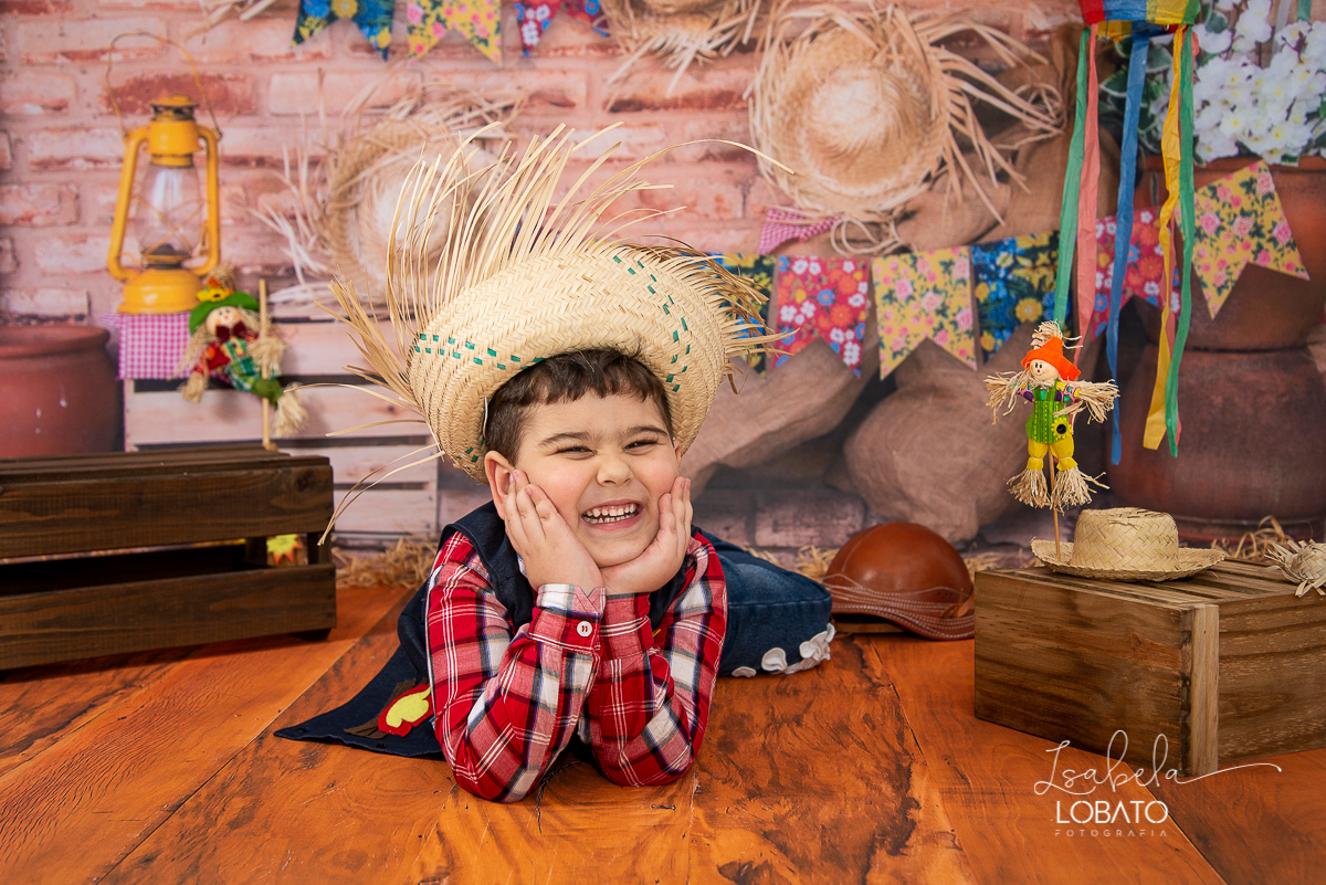 festa-junina-ensaio-fotografico-estudio-isabela-lobato-fotografo-em-barbacena-fotografia-de-criança
