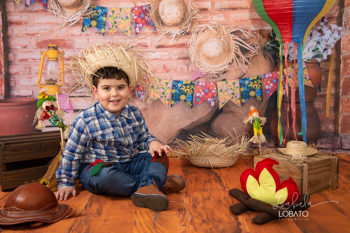 festa-junina-ensaio-fotografico-estudio-isabela-lobato-fotografo-em-barbacena-fotografia-de-criança