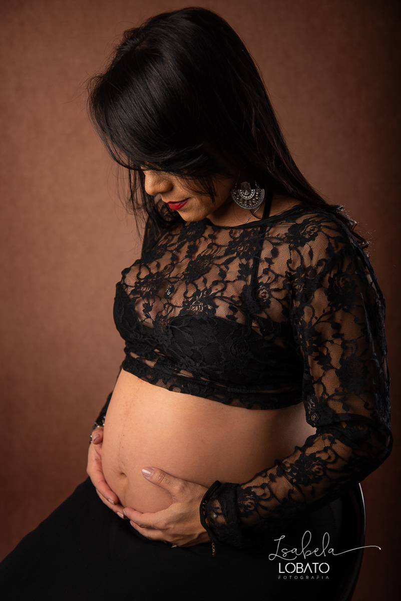 ensaio-gestante-fotografia-de-gravida-foto-gravida-em-estudio-fotografo-de-gestante-em-barbacena-isabela-lobato-fotografia