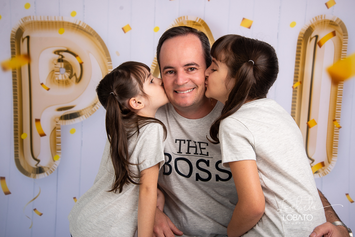 sessao-fotografica-dia-dos-pais-pai-e-filho-foto-pai-e-filho-ensaio-fotografico-dos-pais-fotografia-de-crianca-acompanhamento-mensal-de-bebe-estudio-fotografico-barbacena-isabela-lobato