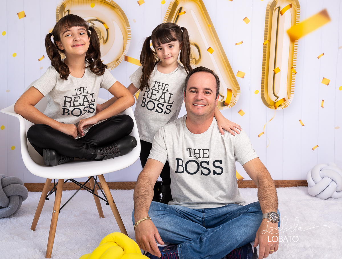 sessao-fotografica-dia-dos-pais-pai-e-filho-foto-pai-e-filho-ensaio-fotografico-dos-pais-fotografia-de-crianca-acompanhamento-mensal-de-bebe-estudio-fotografico-barbacena-isabela-lobato