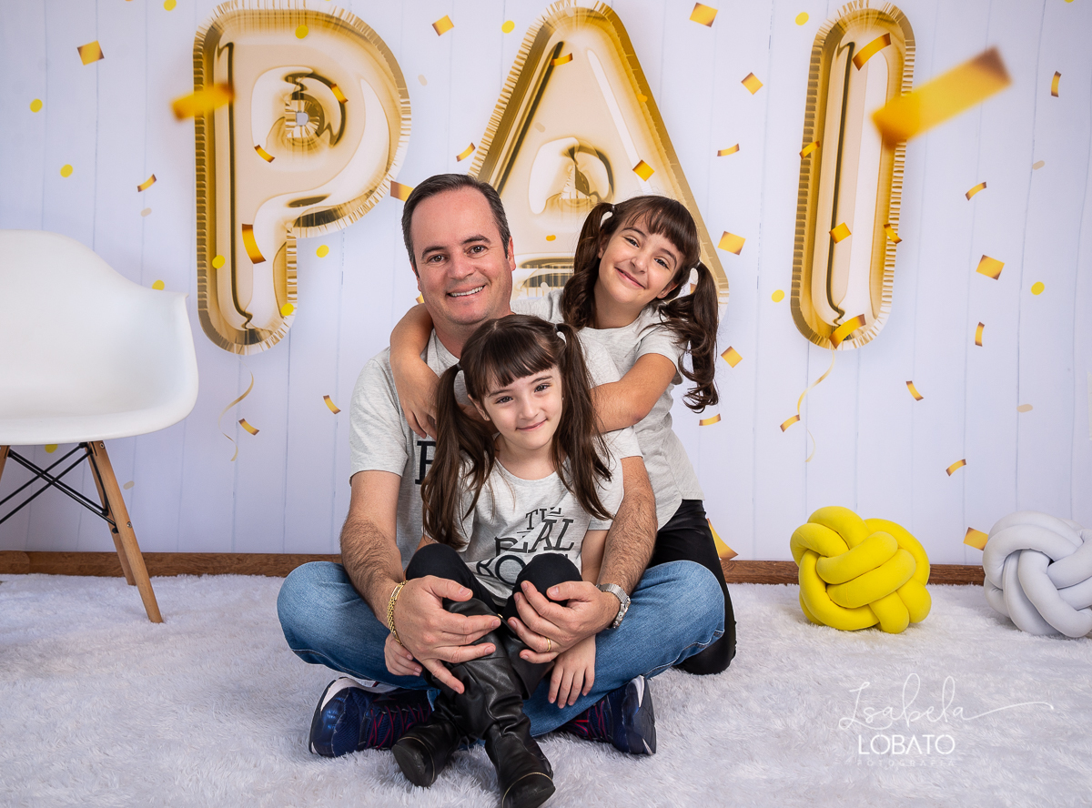 sessao-fotografica-dia-dos-pais-pai-e-filho-foto-pai-e-filho-ensaio-fotografico-dos-pais-fotografia-de-crianca-acompanhamento-mensal-de-bebe-estudio-fotografico-barbacena-isabela-lobato