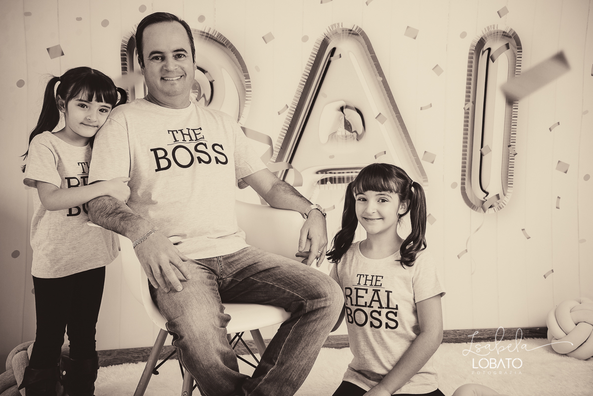 sessao-fotografica-dia-dos-pais-pai-e-filho-foto-pai-e-filho-ensaio-fotografico-dos-pais-fotografia-de-crianca-acompanhamento-mensal-de-bebe-estudio-fotografico-barbacena-isabela-lobato