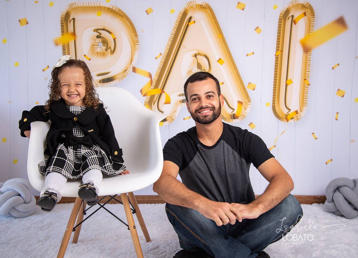 sessao-fotografica-dia-dos-pais-pai-e-filho-foto-pai-e-filho-ensaio-fotografico-dos-pais-fotografia-de-crianca-acompanhamento-mensal-de-bebe-estudio-fotografico-barbacena-isabela-lobato