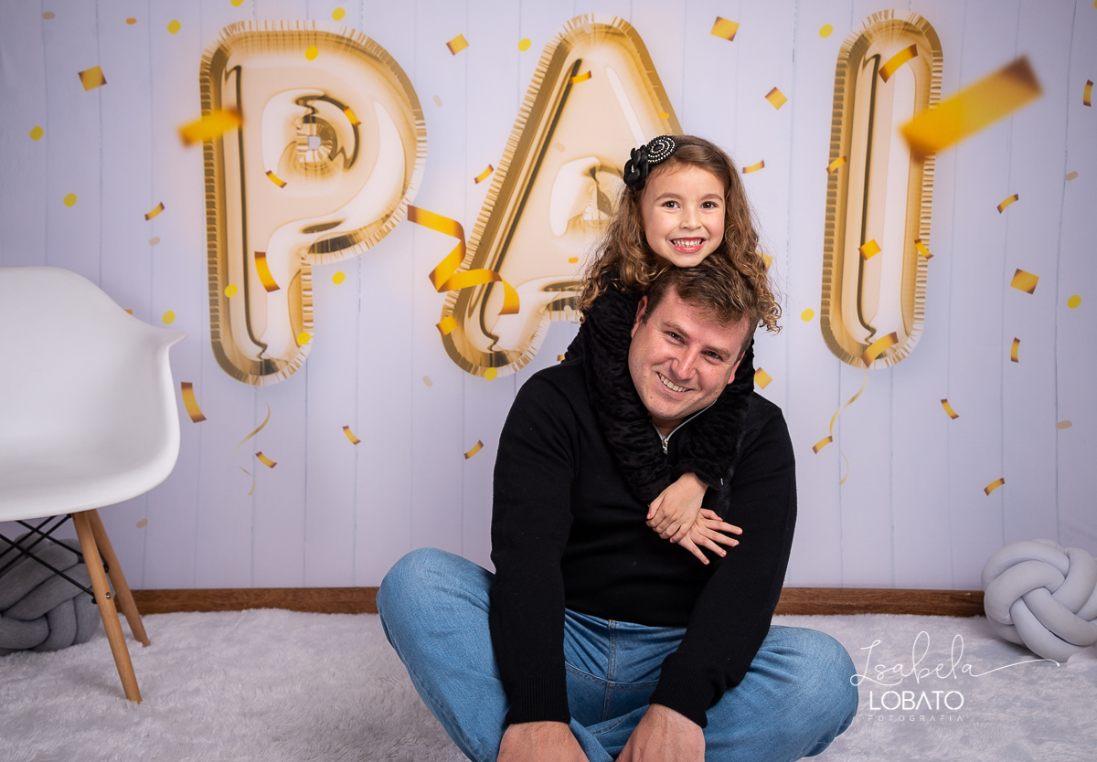 sessao-fotografica-dia-dos-pais-pai-e-filho-foto-pai-e-filho-ensaio-fotografico-dos-pais-fotografia-de-crianca-acompanhamento-mensal-de-bebe-estudio-fotografico-barbacena-isabela-lobato