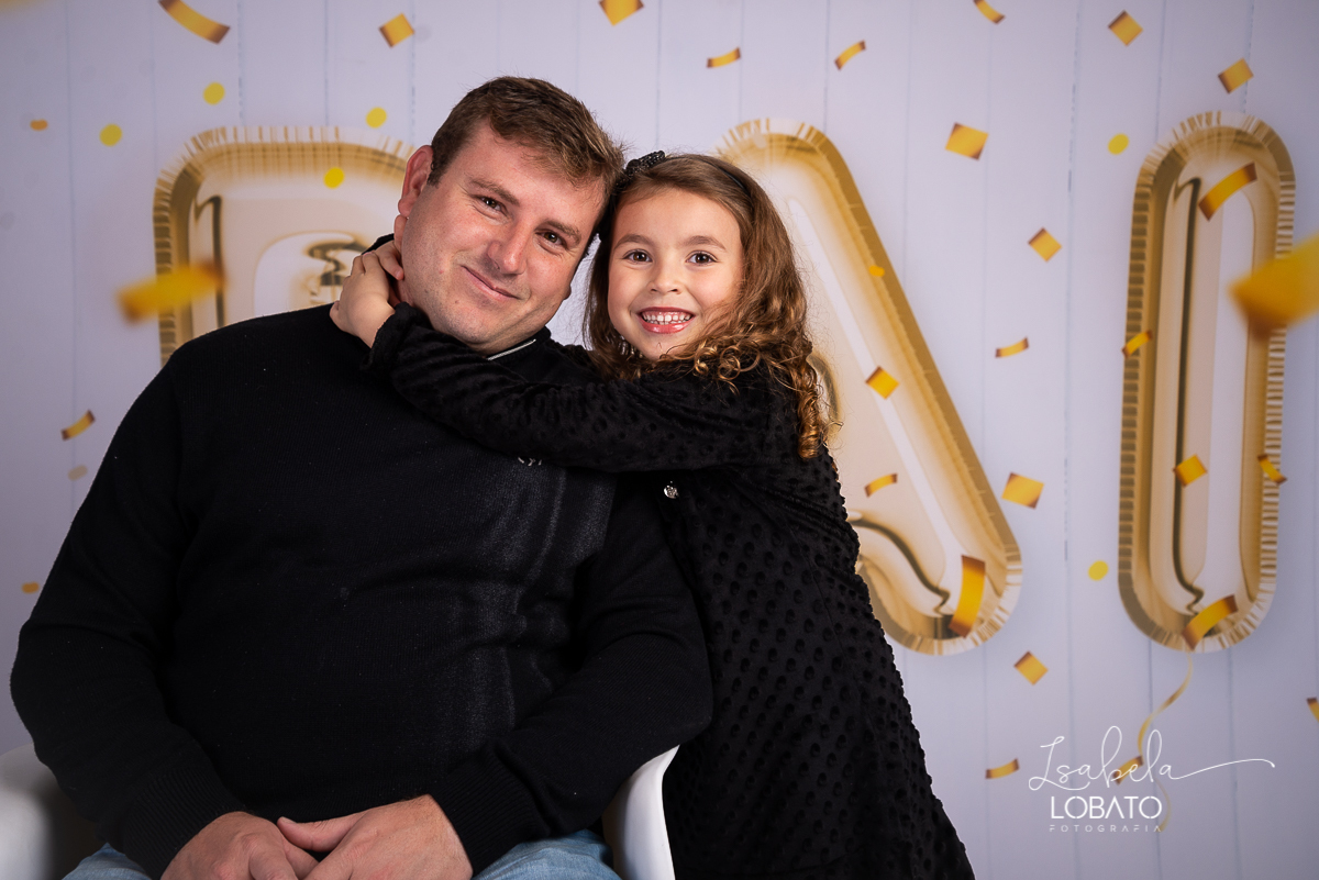 sessao-fotografica-dia-dos-pais-pai-e-filho-foto-pai-e-filho-ensaio-fotografico-dos-pais-fotografia-de-crianca-acompanhamento-mensal-de-bebe-estudio-fotografico-barbacena-isabela-lobato