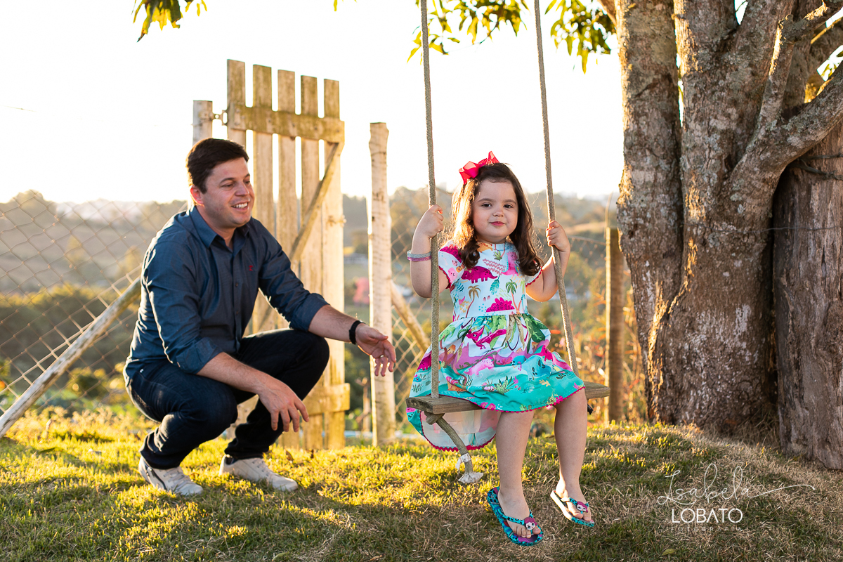 ensaio-gestante-fotografia-de-gravida-em-barbacena-fotografo-em-barbacena-book-gestante-estudio-fotografico-em-barbacena-isabela-lobato-fotografo-de-gestante-de-casamento-fotografia-de-bebe-acompanhamento-mensal-meu-primeiro-filho-meu-mundo-azul