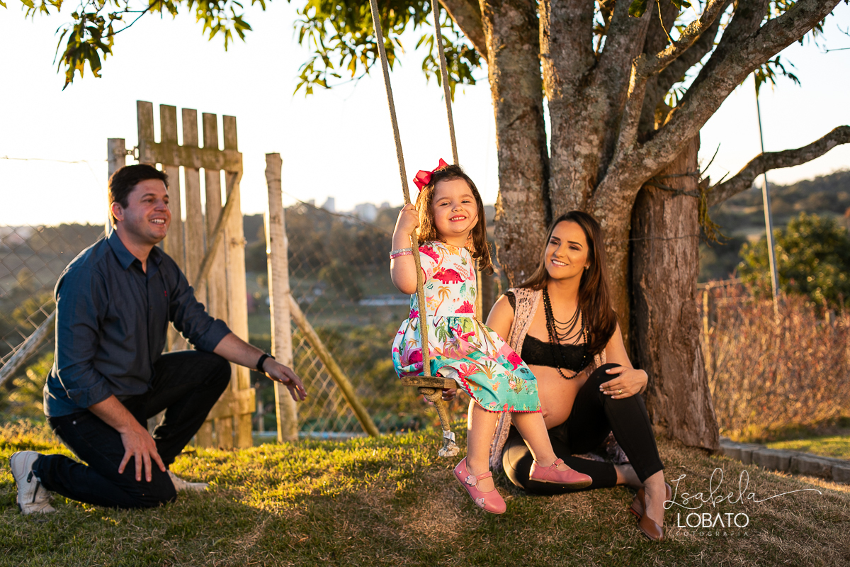 ensaio-gestante-fotografia-de-gravida-em-barbacena-fotografo-em-barbacena-book-gestante-estudio-fotografico-em-barbacena-isabela-lobato-fotografo-de-gestante-de-casamento-fotografia-de-bebe-acompanhamento-mensal-meu-primeiro-filho-meu-mundo-azul