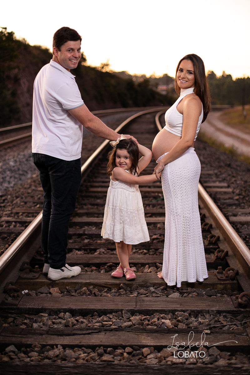 ensaio-gestante-fotografia-de-gravida-em-barbacena-fotografo-em-barbacena-book-gestante-estudio-fotografico-em-barbacena-isabela-lobato-fotografo-de-gestante-de-casamento-fotografia-de-bebe-acompanhamento-mensal-meu-primeiro-filho-por-do-sol