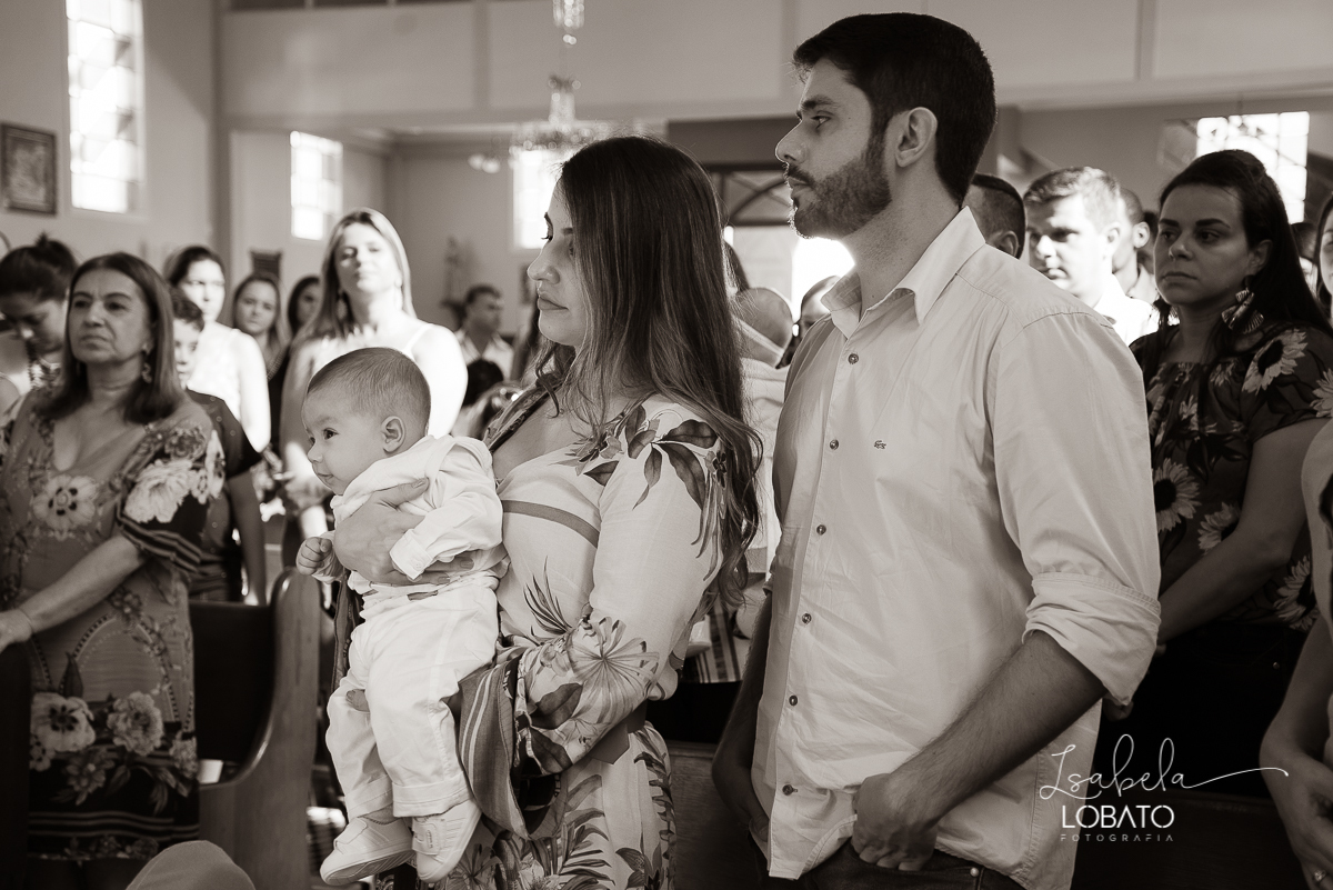batizado-fotografia-de-batizado-igreja-do-divino-espirito-santo-fotografo-em-barbacena-minas-gerais-estudio-fotografico-isabela-lobato-fotografo-de-casamento-sacramento-do-batismo-vela-do-batismo-meu-batismo