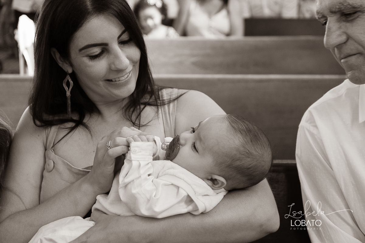 batizado-fotografia-de-batizado-igreja-do-divino-espirito-santo-fotografo-em-barbacena-minas-gerais-estudio-fotografico-isabela-lobato-fotografo-de-casamento-sacramento-do-batismo-vela-do-batismo-meu-batismo