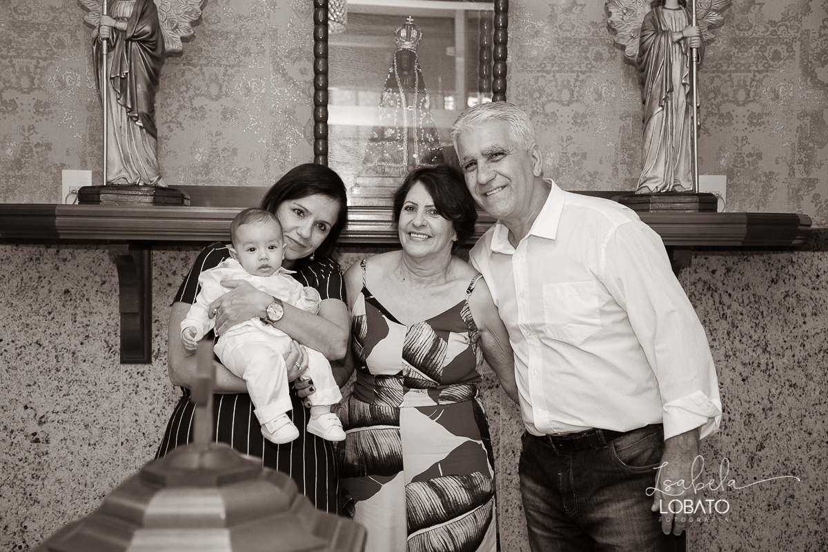batizado-fotografia-de-batizado-igreja-do-divino-espirito-santo-fotografo-em-barbacena-minas-gerais-estudio-fotografico-isabela-lobato-fotografo-de-casamento-sacramento-do-batismo-vela-do-batismo-meu-batismo