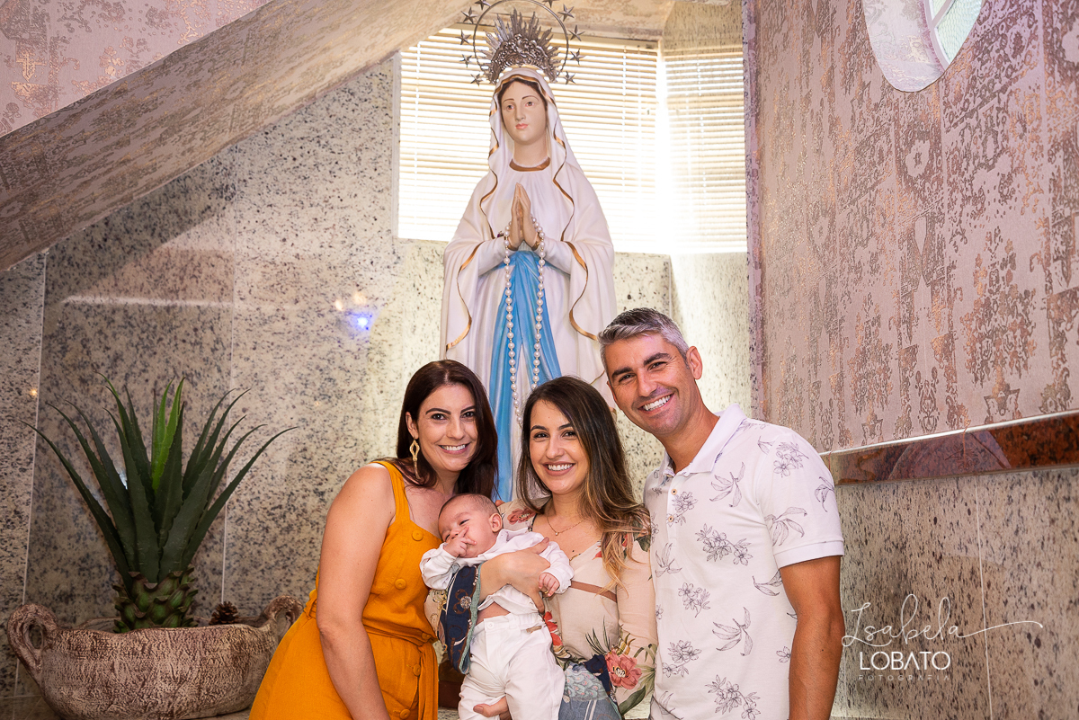 batizado-fotografia-de-batizado-igreja-do-divino-espirito-santo-fotografo-em-barbacena-minas-gerais-estudio-fotografico-isabela-lobato-fotografo-de-casamento-sacramento-do-batismo-vela-do-batismo-meu-batismo