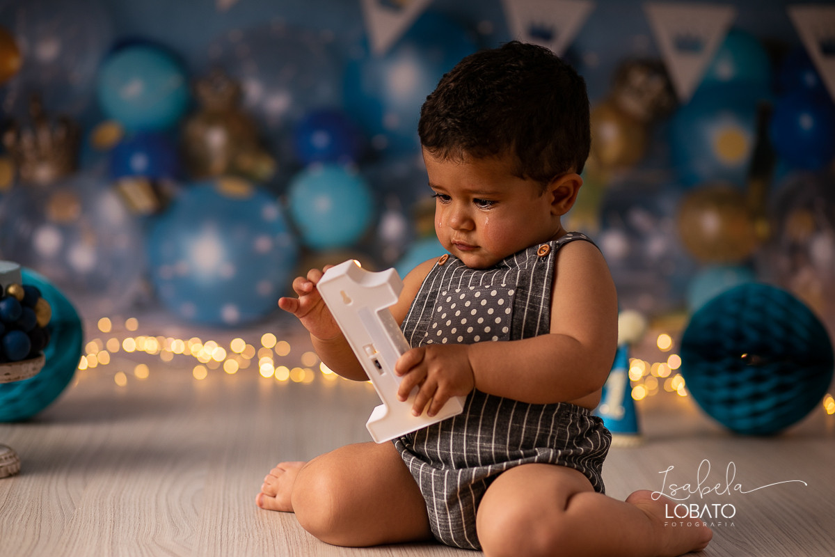 ensaio-fotografico-smash-the-cake-a-hora-do-bolo-ensaio-bebe-de-um-ano-fotografia-infantil-em-barbacena-isabela-lobato-book-de-bebe-book-infantil-album-de-bebe-acompanhamento-mensal-de-bebe-fotografo-em-barbacena-estudio-fotografico-bolo-de-aniversario