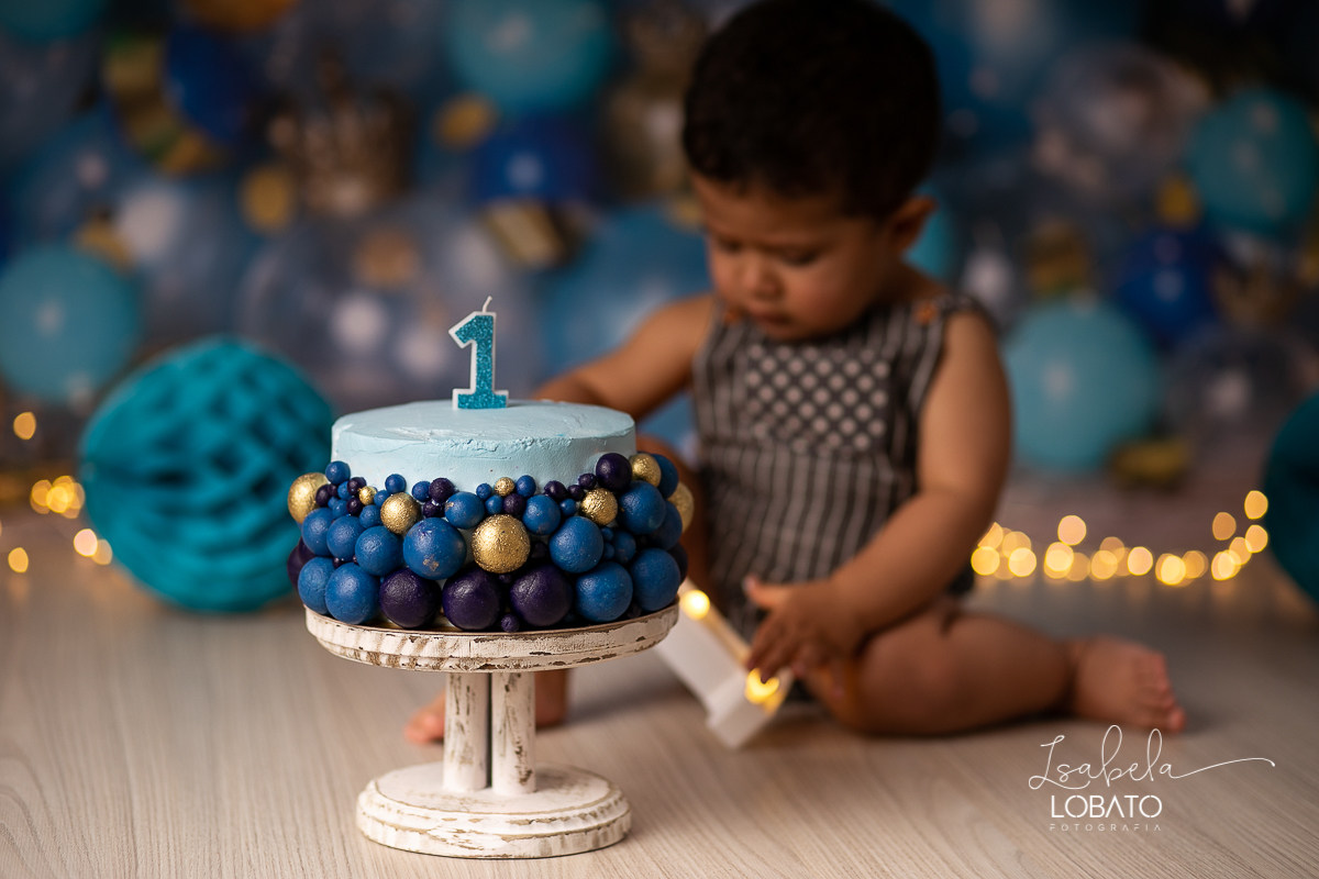 ensaio-fotografico-smash-the-cake-a-hora-do-bolo-ensaio-bebe-de-um-ano-fotografia-infantil-em-barbacena-isabela-lobato-book-de-bebe-book-infantil-album-de-bebe-acompanhamento-mensal-de-bebe-fotografo-em-barbacena-estudio-fotografico-bolo-de-aniversario