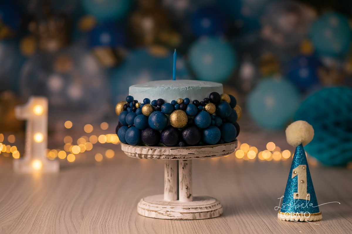 ensaio-fotografico-smash-the-cake-a-hora-do-bolo-ensaio-bebe-de-um-ano-fotografia-infantil-em-barbacena-isabela-lobato-book-de-bebe-book-infantil-album-de-bebe-acompanhamento-mensal-de-bebe-fotografo-em-barbacena-estudio-fotografico-bolo-de-aniversario