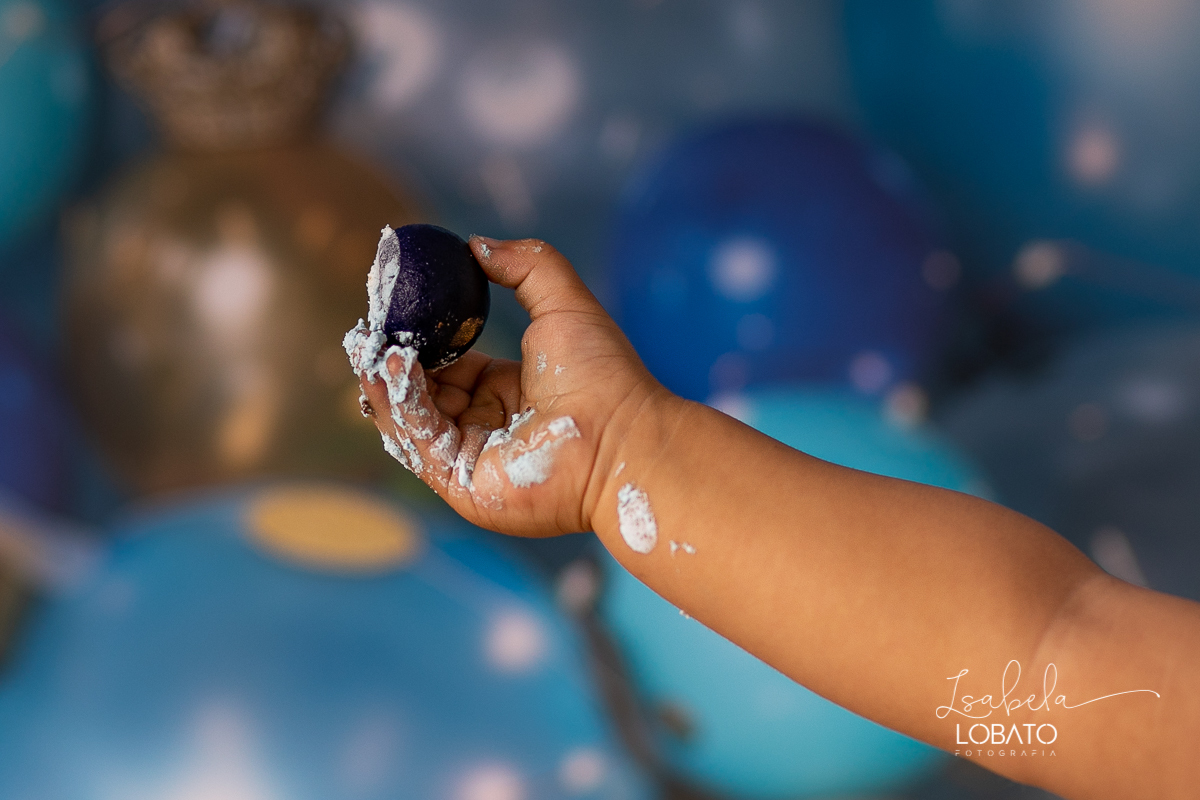 ensaio-fotografico-smash-the-cake-a-hora-do-bolo-ensaio-bebe-de-um-ano-fotografia-infantil-em-barbacena-isabela-lobato-book-de-bebe-book-infantil-album-de-bebe-acompanhamento-mensal-de-bebe-fotografo-em-barbacena-estudio-fotografico-bolo-de-aniversario
