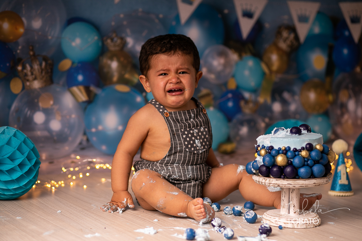 ensaio-fotografico-smash-the-cake-a-hora-do-bolo-ensaio-bebe-de-um-ano-fotografia-infantil-em-barbacena-isabela-lobato-book-de-bebe-book-infantil-album-de-bebe-acompanhamento-mensal-de-bebe-fotografo-em-barbacena-estudio-fotografico-bolo-de-aniversario