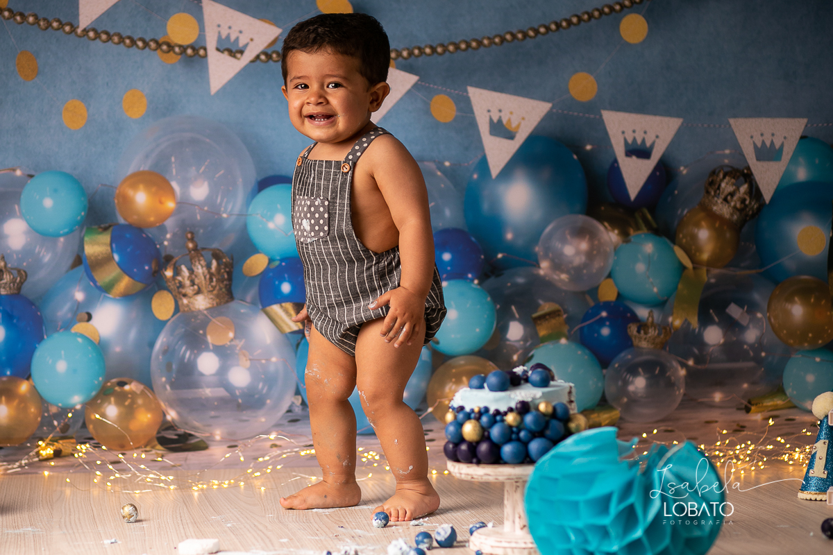ensaio-fotografico-smash-the-cake-a-hora-do-bolo-ensaio-bebe-de-um-ano-fotografia-infantil-em-barbacena-isabela-lobato-book-de-bebe-book-infantil-album-de-bebe-acompanhamento-mensal-de-bebe-fotografo-em-barbacena-estudio-fotografico-bolo-de-aniversario