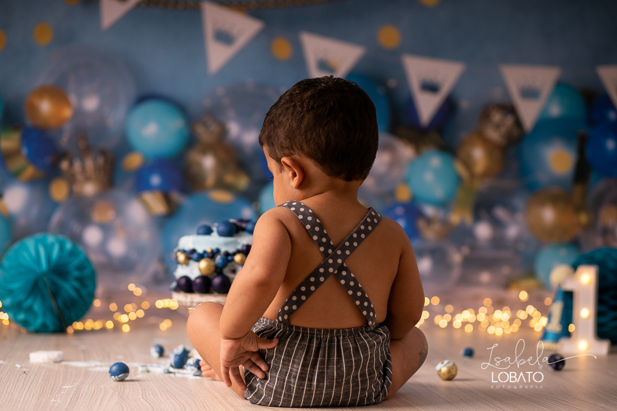 ensaio-fotografico-smash-the-cake-a-hora-do-bolo-ensaio-bebe-de-um-ano-fotografia-infantil-em-barbacena-isabela-lobato-book-de-bebe-book-infantil-album-de-bebe-acompanhamento-mensal-de-bebe-fotografo-em-barbacena-estudio-fotografico-bolo-de-aniversario