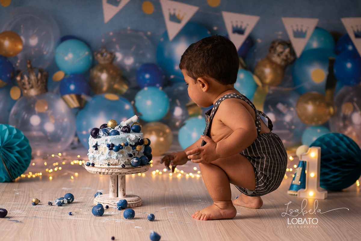 ensaio-fotografico-smash-the-cake-a-hora-do-bolo-ensaio-bebe-de-um-ano-fotografia-infantil-em-barbacena-isabela-lobato-book-de-bebe-book-infantil-album-de-bebe-acompanhamento-mensal-de-bebe-fotografo-em-barbacena-estudio-fotografico-bolo-de-aniversario